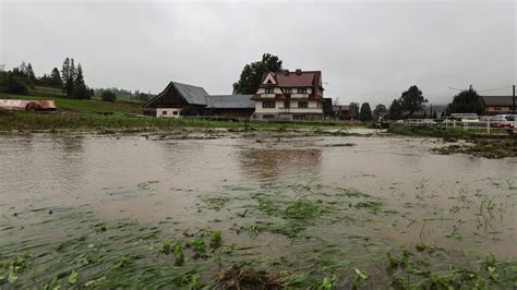 cleaning mud Poland|Flooded Polish spa town looks 'like an apocalypse' after dam .